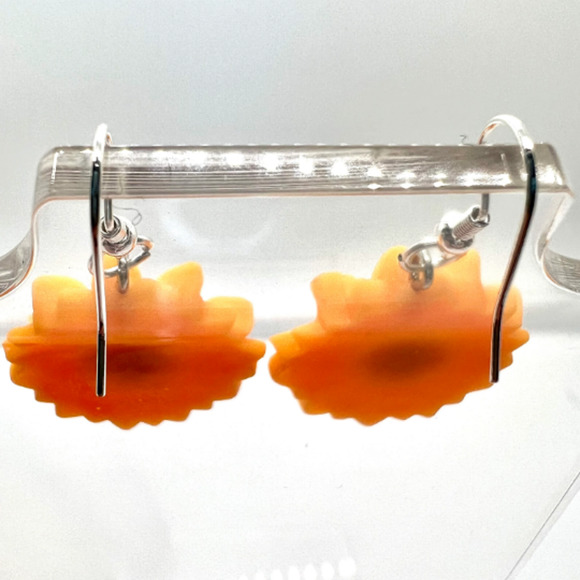 Sun Flower Earrings - Daisy Earrings - Spring Earrings - Summer Earrings - Picture 4 of 7